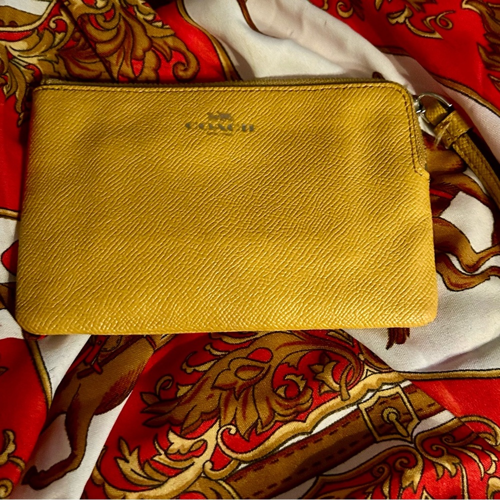 Coach F64709 Shearling Pebbled Leather Wristlet Banana Yellow Natural